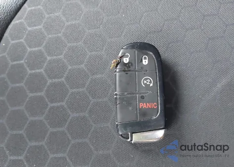 2018 Jeep Compass Latitude 4X4 z USA, uszkodzony, nr VIN 3C4NJDBB9JT480133